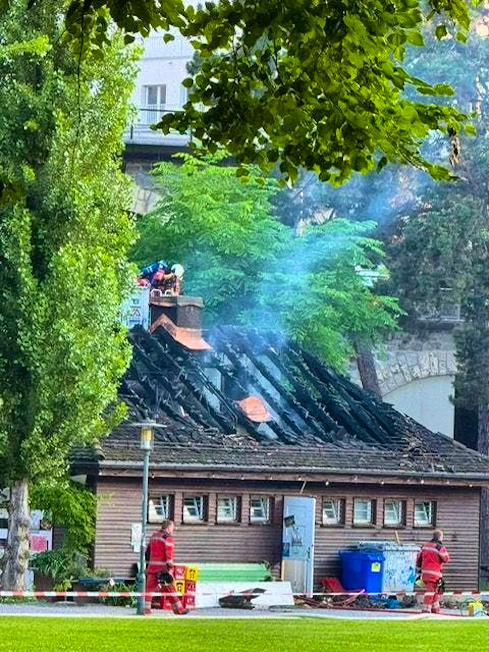 Kiosk fire Josefwiese. It remains to be seen whether the kiosk can be saved.