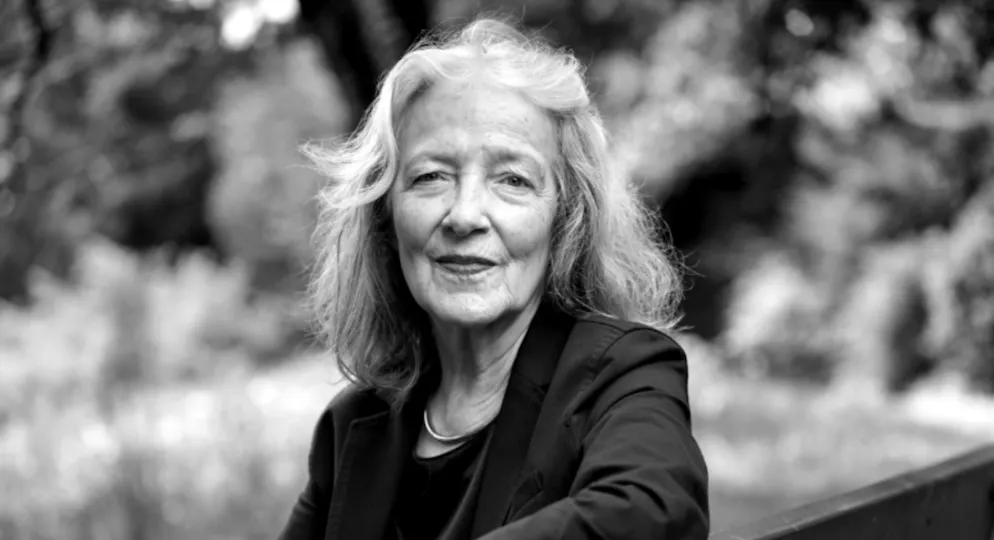 Gertrud Leutenegger était née à Schwyz en 1948. Elle a aussi vécu plusieurs années en Suisse romande et italienne.