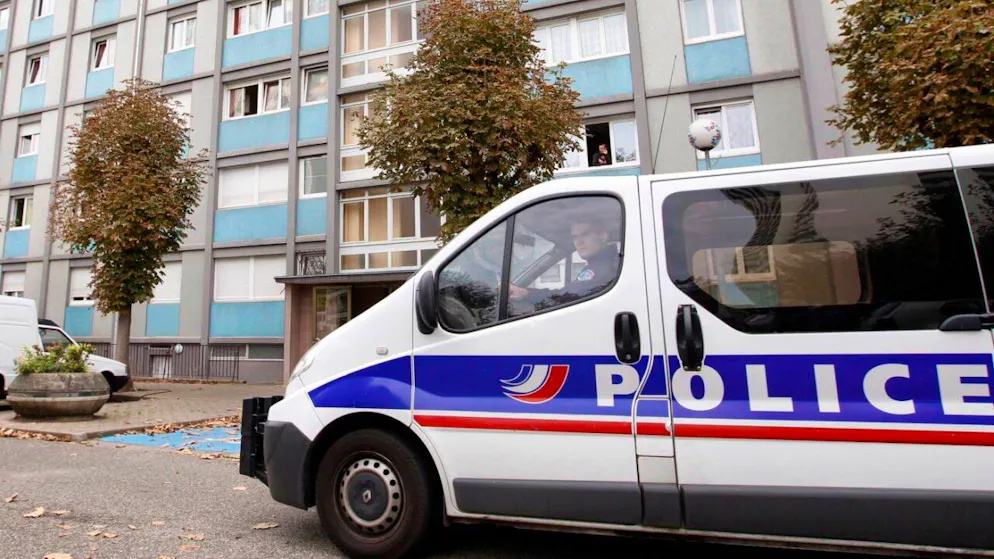 L'homme, âgé de 45 ans, avait été interpellé en mai dans la commune de Lingolsheim. Il était hospitalisé après s'être jeté du troisième étage d'un immeuble de Geispolsheim, quelques heures avant sa comparution prévue devant le tribunal de Strasbourg (image d'illustration)