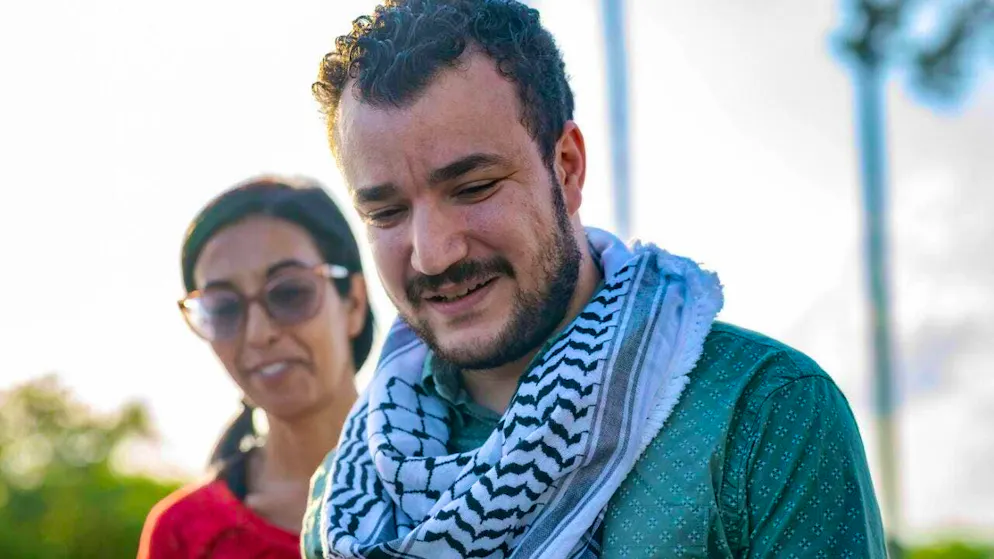 Palestinian activist Machmud Chalil speaks after his release from deportation custody in Jena, Louisiana.  A US judge has ordered the Palestinian activist arrested in the US to be released on bail from detention pending deportation. According to his lawyers, Chalil has a green card, which grants him permanent residency in the USA. His wife is a US citizen - their child was recently born. Photo: Matthew Hinton/AP/dpa
