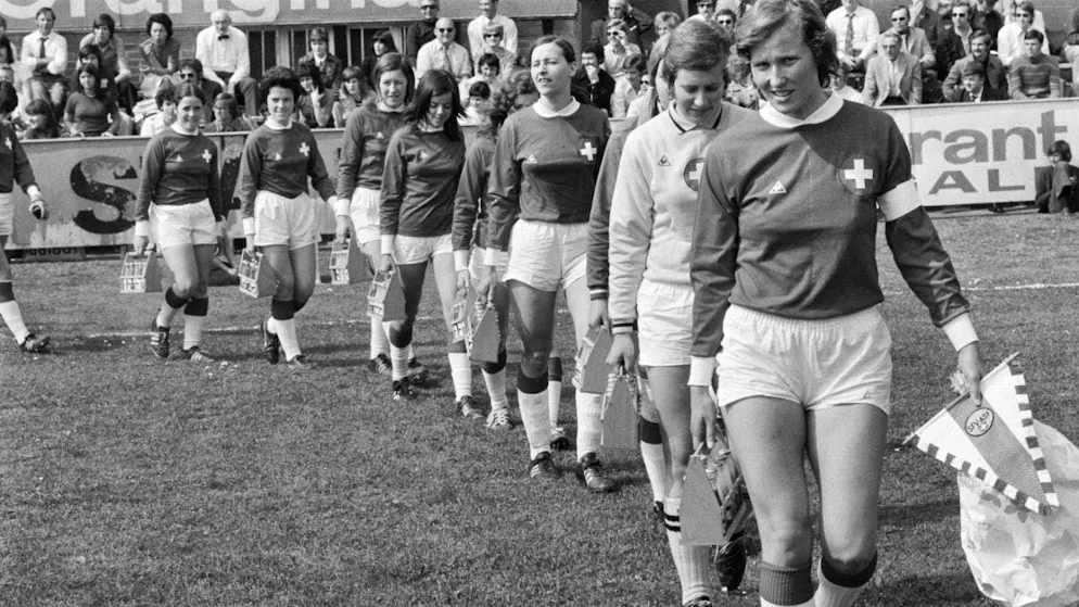 Madeleine Boll - the pioneer and door opener - Gallery. Boll leads the Swiss women's national team onto the pitch in Basel against France in May 1972 as captain.