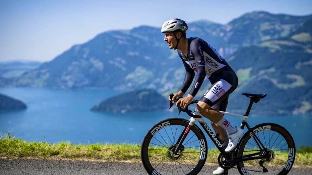 João Almeida fliegt hoch über dem Vierwaldstättersee zum Gesamtsieg.