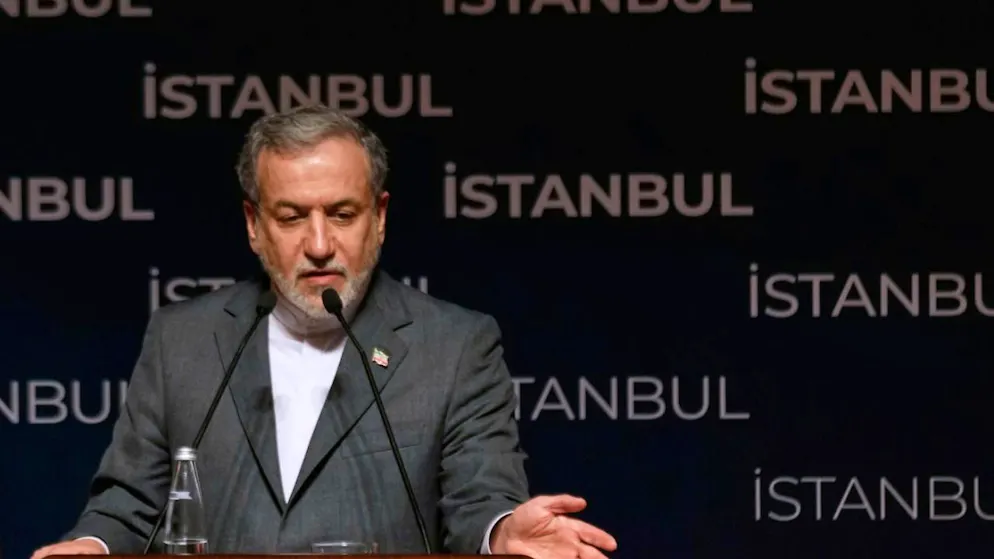 Il ministro degli esteri iraniano, Abbas Araghchi in conferenza stampa a Istanbul, in Turchia.