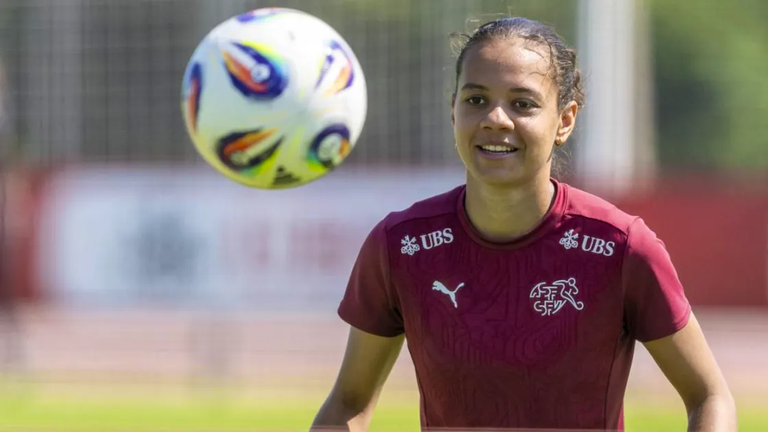 England Iman Beney Von Den YB Frauen Zu Manchester City Blue News england-iman-beney-von-den-yb-frauen-zu-manchester-city-blue-news