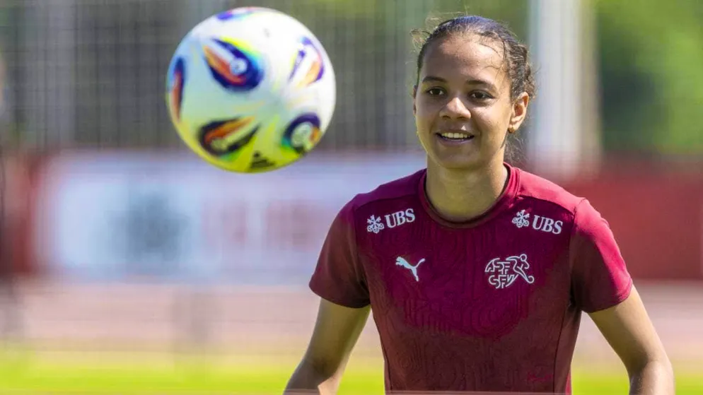 At the age of 18, international Iman Beney makes the leap to England to join Manchester City.