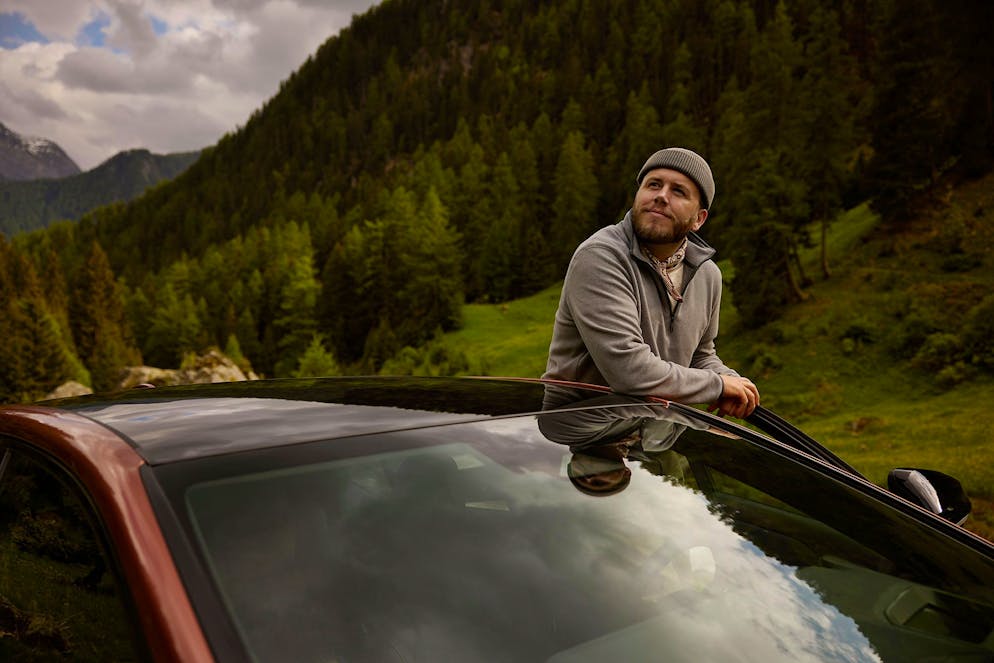 Sandro Zinggeler. The Lexus Rz accompanies it as well during its filming, campaigns and events as during its outdoor escapades.