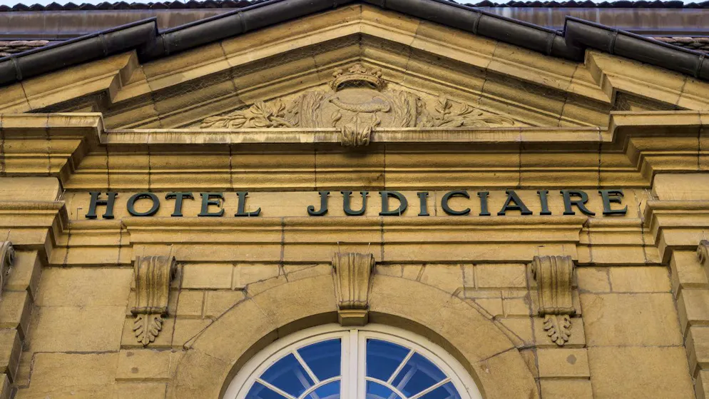 Procès à Neuchâtel. Il voulait brûler vive son ex-compagne