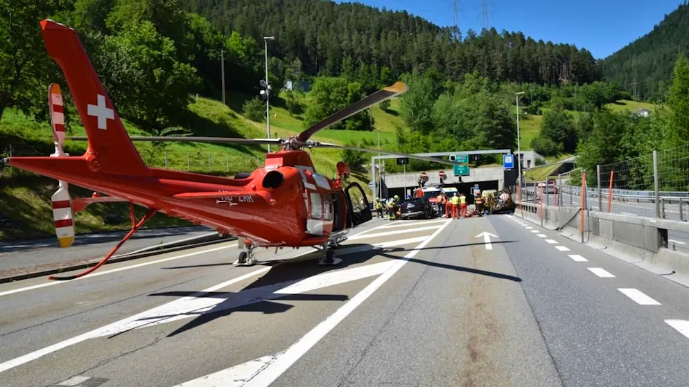 GR: cinque feriti e gara ciclistica annullata dopo incidente su A13 - Gallery. Cinque persone sono rimaste ferite nell'incidente avvenuto ieri sull'autostrada A13.