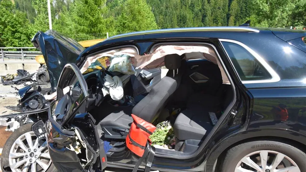 GR: cinque feriti e gara ciclistica annullata dopo incidente su A13 - Gallery. La donna di 78 anni è rimasta intrappolata nella sua vettura.