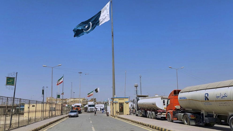 Tanklastwagen an der Grenze zwischen Pakistan und dem Iran. (19. Juni 2025) 