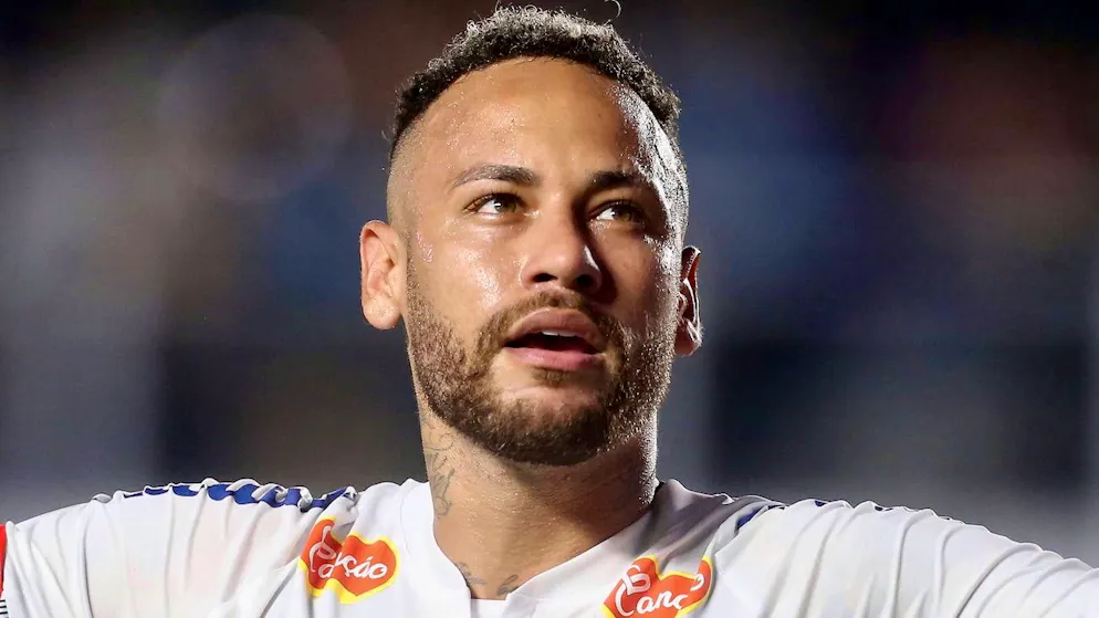 Neymar a prolongé mardi jusqu'à la fin de l'année son contrat avec Santos.