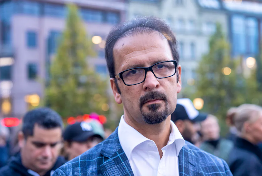 «La République islamique a condamné à mort Idris Ali, Rasoul Ahmad Rasoul et Azad Shojai sans qu'ils aient eu un procès équitable et en se basant sur des aveux obtenus sous la torture», a déclaré à l'AFP Mahmoud Amiry-Moghaddam, directeur de l'ONG Iran Human Rights, basée en Norvège.