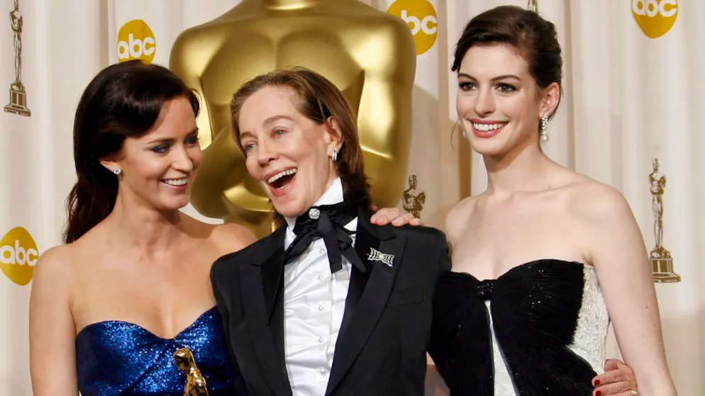 Milena Canonero avait reçu l'Oscar des meilleurs costumes pour "Marie Antoinette" en 2007. Elle est ici avec les actrices Emily Blunt (à gauche) et Anne Hathaway (à droite, archives).