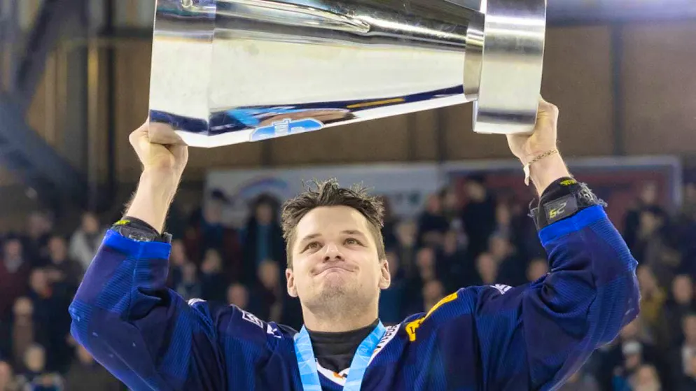 Stefan Rüegsegger won the Cup with La Chaux-de-Fonds last February