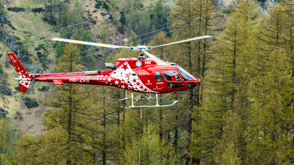 Des hélicoptères d'Air Zermatt ont notamment été engagés pour retrouver l'homme disparu (cliché symbolique/Keystone archives).