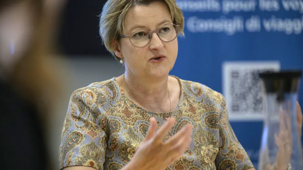 Selon l'ambassadrice Marianne Jenni, cheffe de la Direction consulaire du Département des affaires étrangères, de plus en plus de Suisses se rendent dans des zones de conflit.