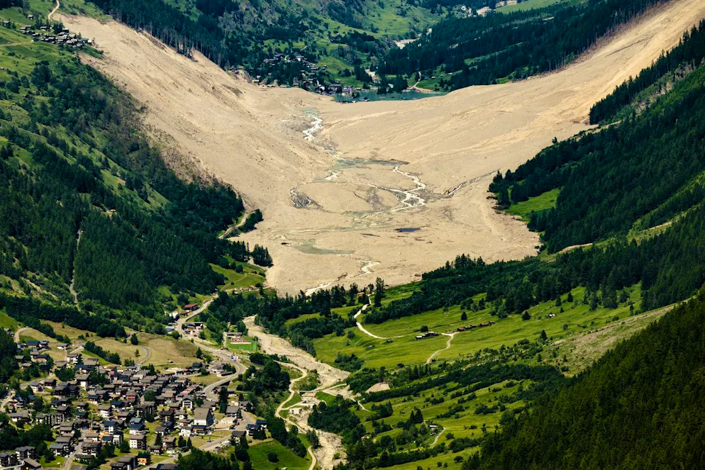 Blatten, aujourd’hui, c’est plus qu’un chantier. C’est une leçon. Une démonstration brute que, face à la montagne, l’homme n’est jamais maître.
