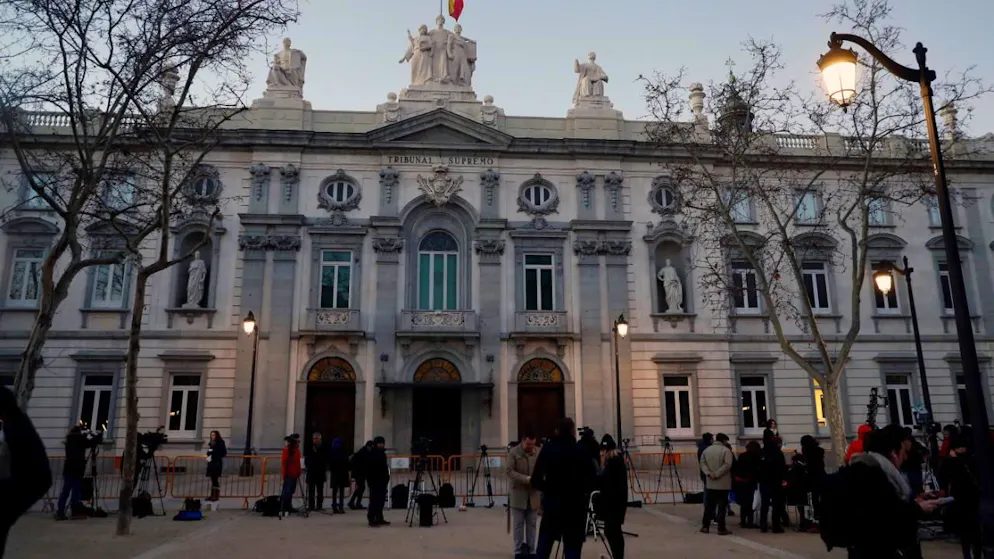 La sentenza della Corte costituzionale spagnola - che marca giurisprudenza - riguarda il primo di una trentina di ricorsi presentati contro la legge sull'amnistia.