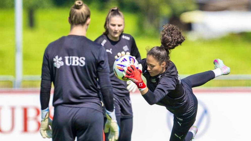 Livia Peng will be between the posts against the Czech Republic and should start the European Championships as number 1 national team: peng goal against