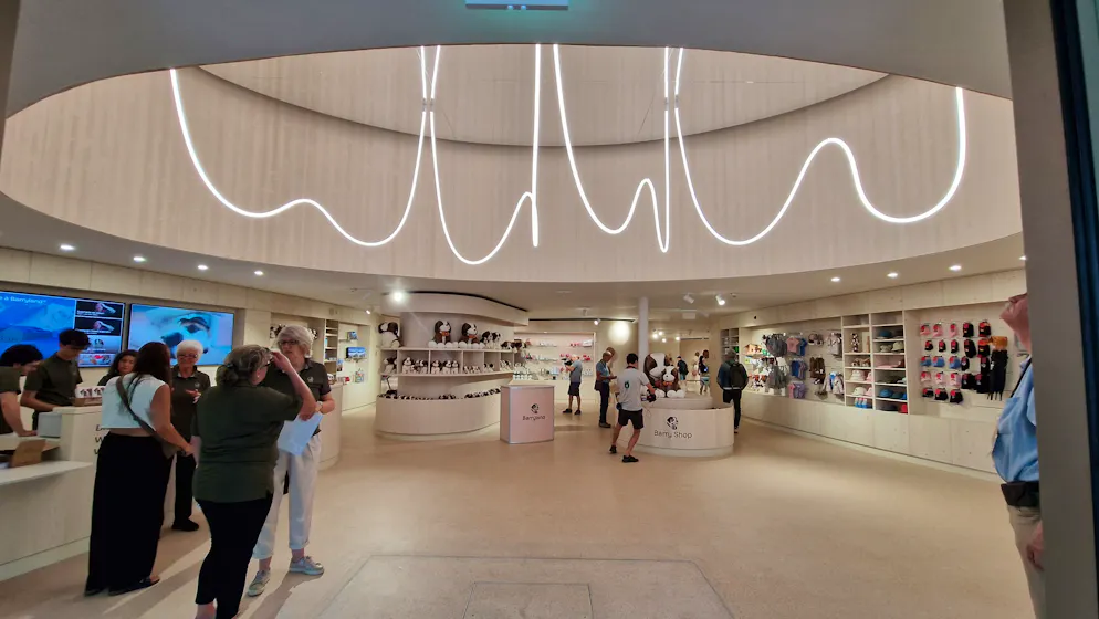 Barryland. Les locaux sont désormais spacieux et modernes: ici, l'accueil du musée.