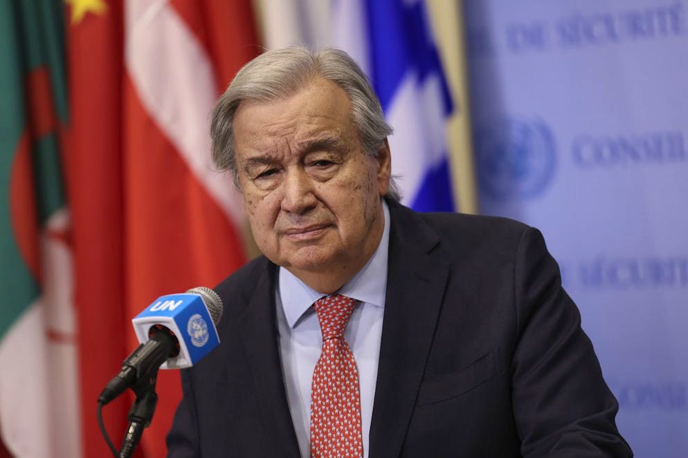 Le Secrétaire général des Nations unies, António Guterres, écoute une question après avoir fait une déclaration sur la situation à Gaza, au siège de l’ONU, le vendredi 27 juin 2025.