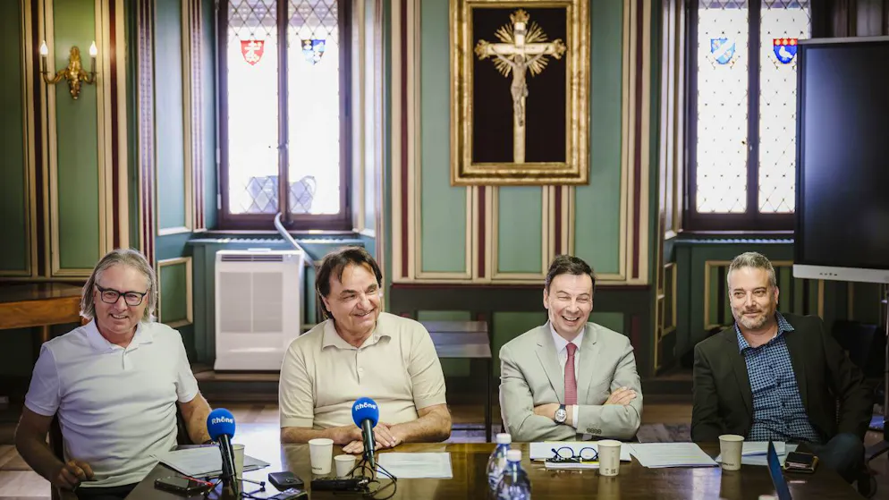 Martin Zurwera (président de l'Association valaisanne de football), Christian Constantin (président du FC Sion), Philippe Varone (président de la Ville de Sion) et Stéphane Ganzer (conseiller d'Etat valaisan) ont fait le point sur l'avenir du football d'élite en Valais, vendredi matin.