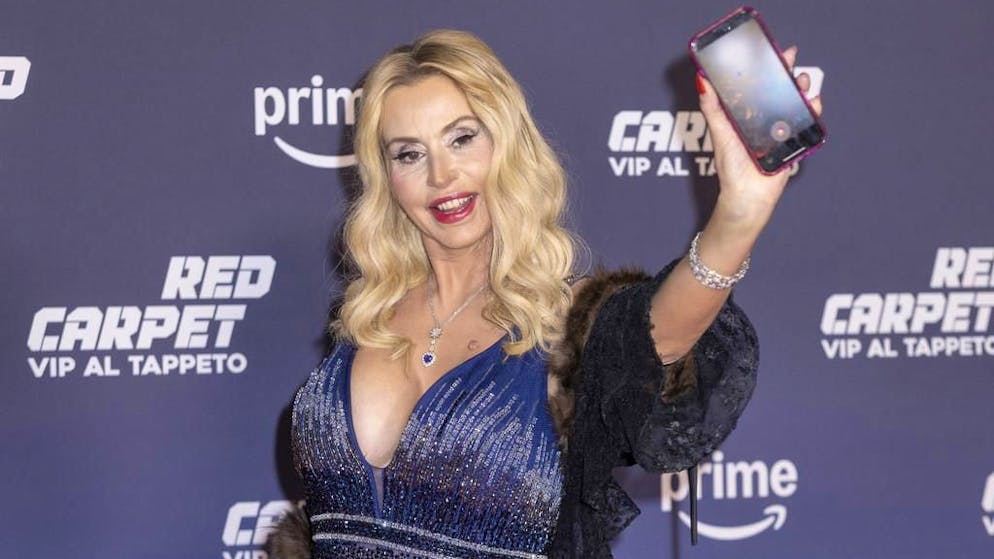 Altri dolori. Valeria Marini tagliata dal biopic su Cecchi Gori, ecco perché