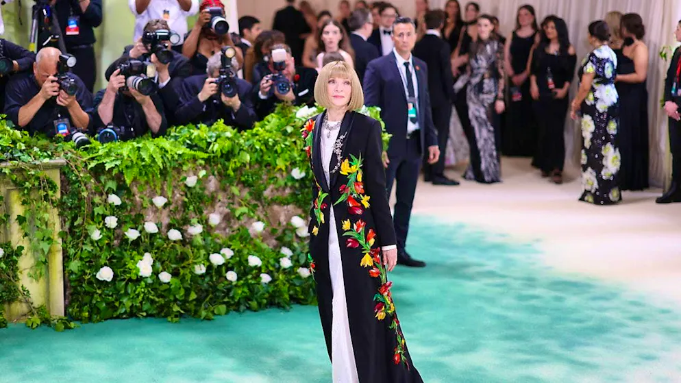 Most powerful woman in the fashion world: Anna Wintour steps down - and  rises at the same time | blue News