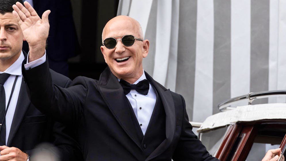 Jeff Bezos liegt mit seinem Vermögen aktuell wieder deutlich hinter Elon Musk.