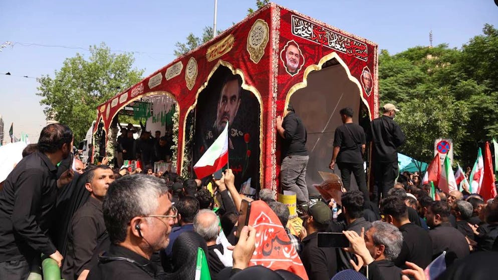 Nach israelischen Angaben wurden rund 30 iranische Kommandeure und elf Nuklearwissenschaftler bei den Militäreinsätzen  getötet.