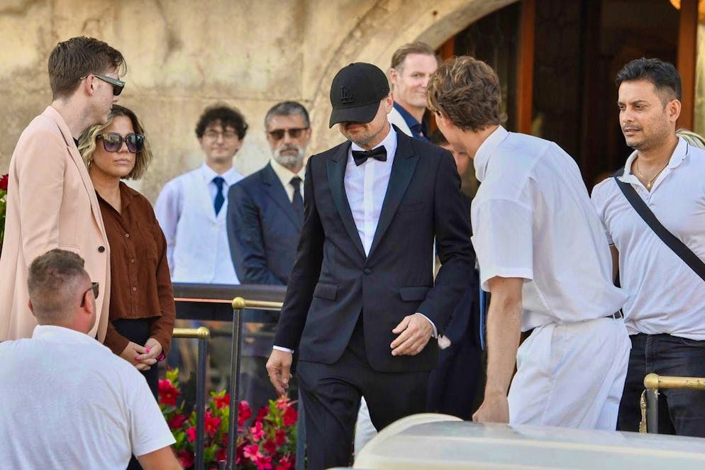 Les meilleures photos du mariage de Jeff Bezos et de Lauren Sánchez. Leonardo DiCaprio se fait discret devant les caméras.