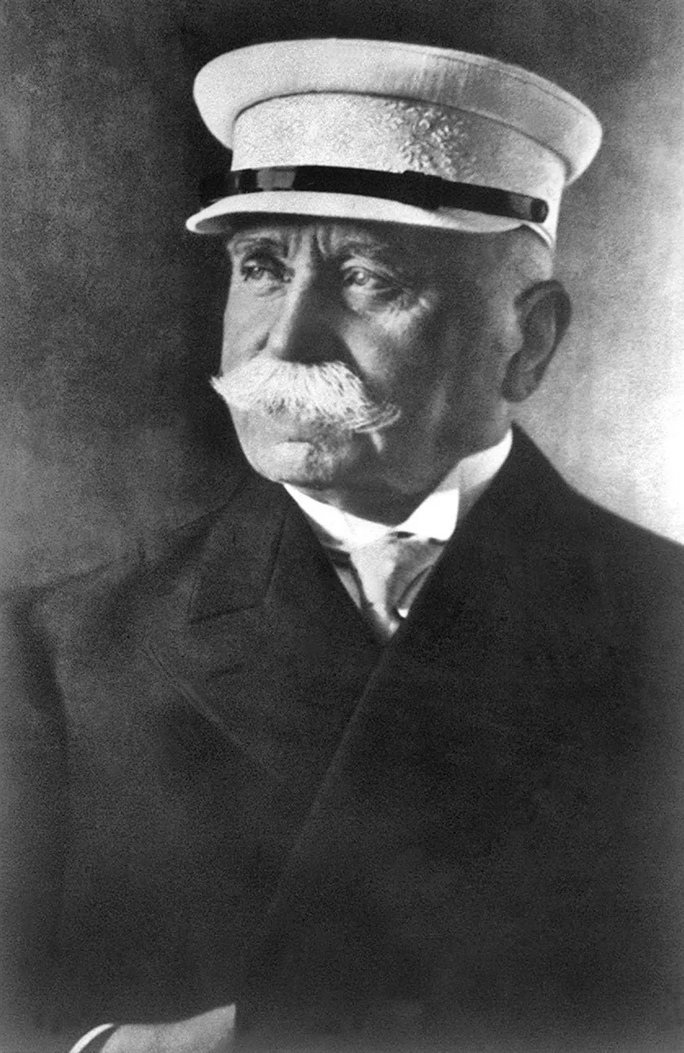 The first zeppelin took off 125 years ago - Gallery. Count von Zeppelin made history with his airships. (archive picture) 