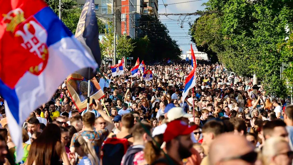 «Ultimatum» à Vučić. Serbie: grande manifestation pour des élections anticipées