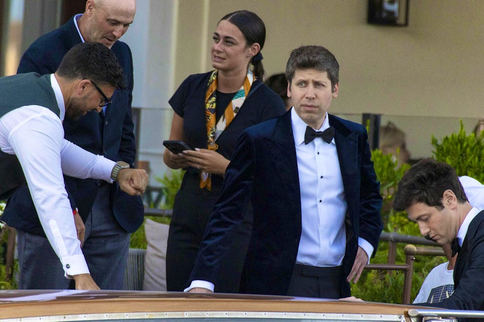 Les meilleures photos du mariage de Jeff Bezos et de Lauren Sánchez. ... Sam Altman, le CEO d'OpenAI ...