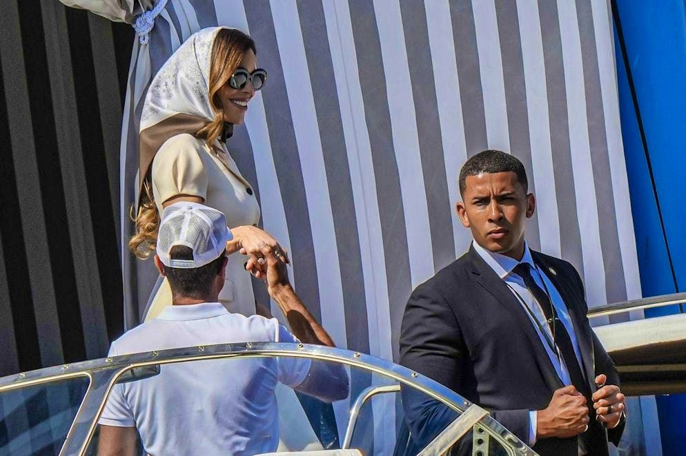 Les meilleures photos du mariage de Jeff Bezos et de Lauren Sánchez. Lauren Sánchez quitte l'hôtel.