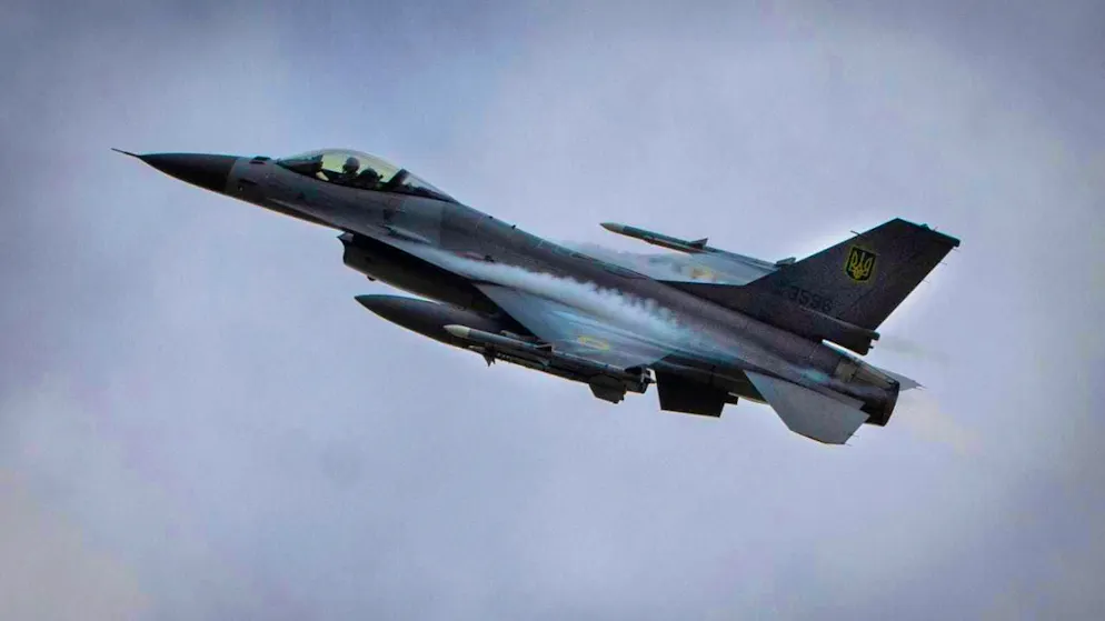 ARCHIVE - A Ukrainian Air Force F-16 fighter jet in flight. Ukrainian President Zelensky presented the first American-made F-16 fighter jets in service with his air force. Photo: Efrem Lukatsky/AP/dpa