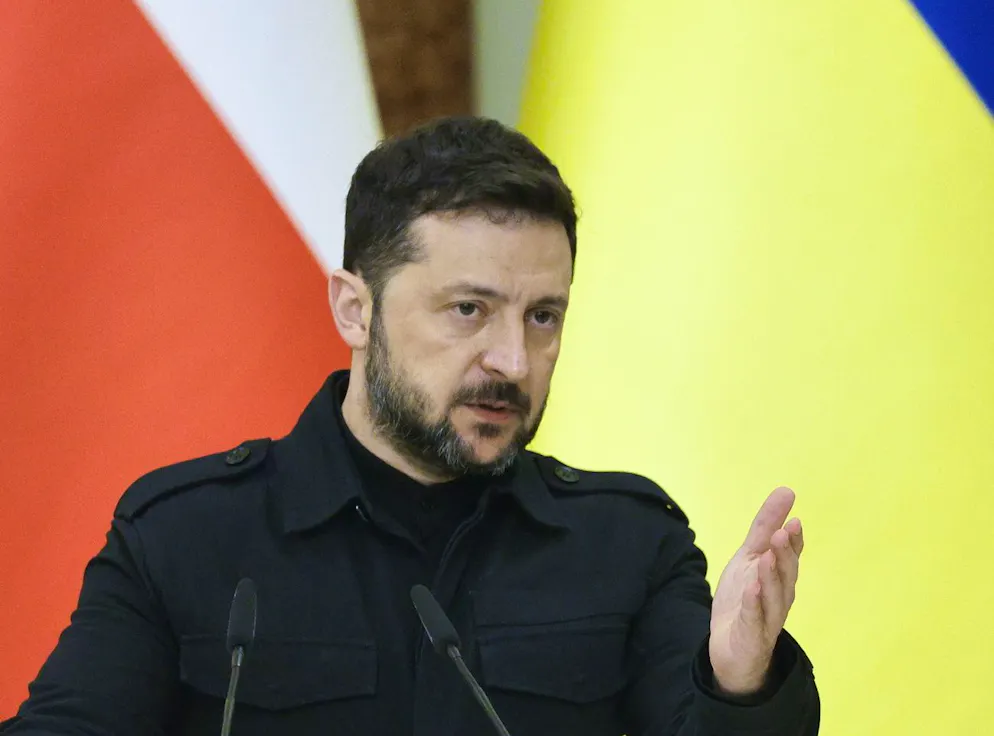 M. Zelensky a souligné dimanche dans son message quotidien que l'Ukraine était «consciente de la complexité de la procédure de retrait lorsqu'elle est mise en oeuvre en temps de guerre», parlant à ce sujet d'une «étape politique».