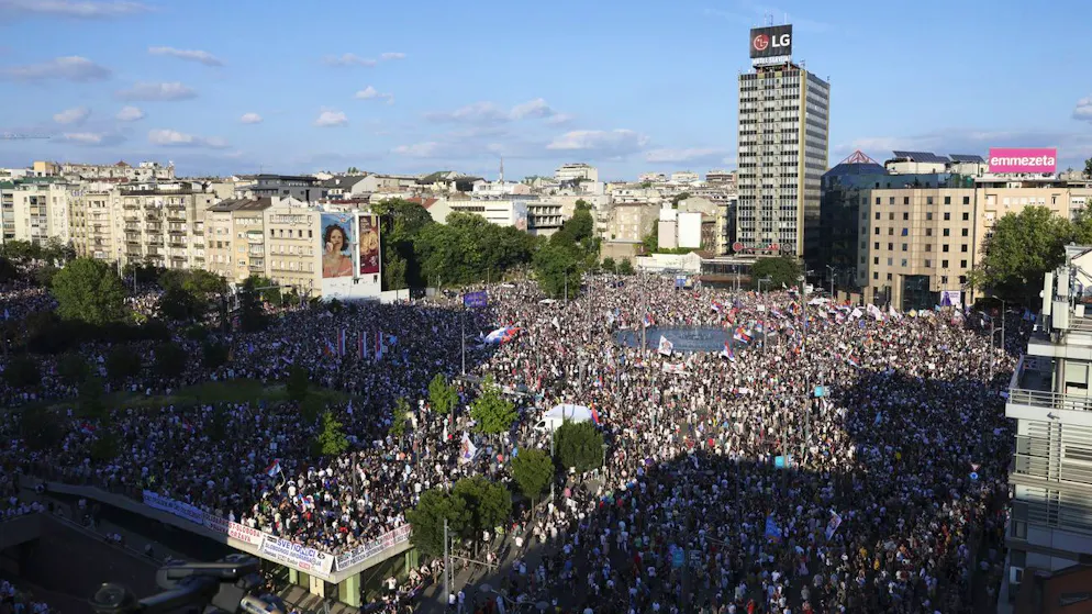 Serbie. Vucic assure qu'il ne cédera pas aux manifestants