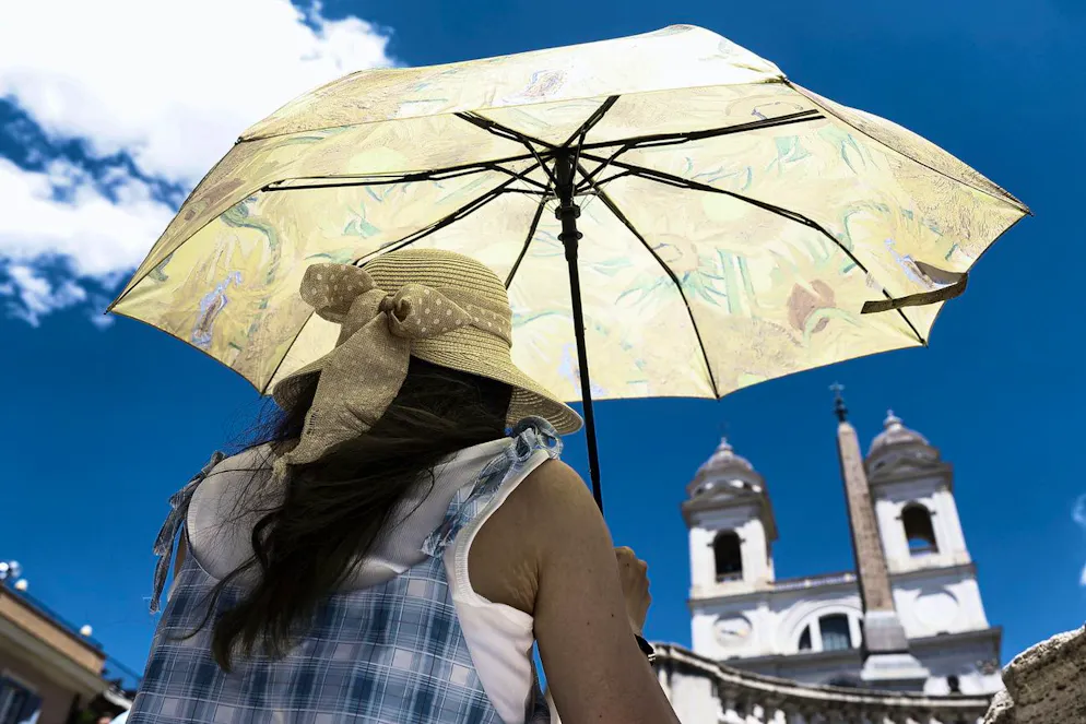 Une touriste durant la vague de chaleur à Rome le 28 juin.