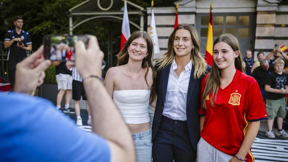 Switzerland welcomes Europe, 17 years later - Gallery. For example, Spain of Alexia Potellas (in the center) will be one of the favorites of football: switzerland welcomes europe, 17 the Euro