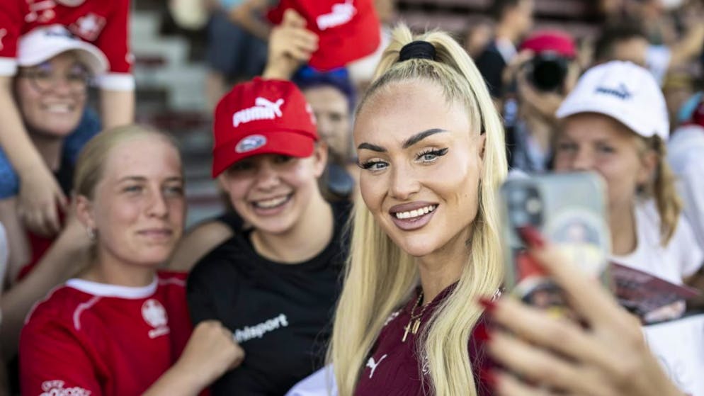 Switzerland welcomes Europe, 17 years later - Gallery. Nevertheless, Alisha Lehmann. Therefore, her teammates hope to vibrate a whole country football: switzerland welcomes europe, 17
