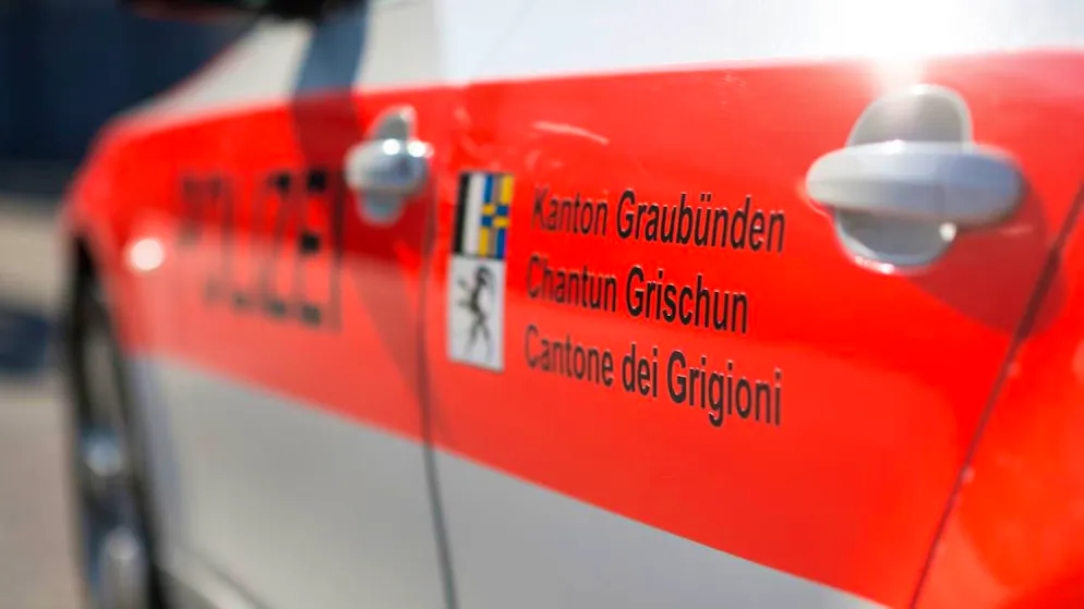 La rapina è avvenuta nel paese di Samedan in Alta Engadina. (immagine simbolica)