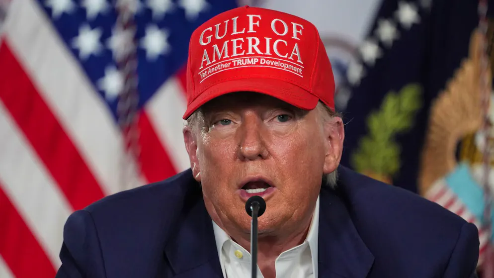 Trump besuchte in Florida eine neue Haftanstalt für Migranten. 