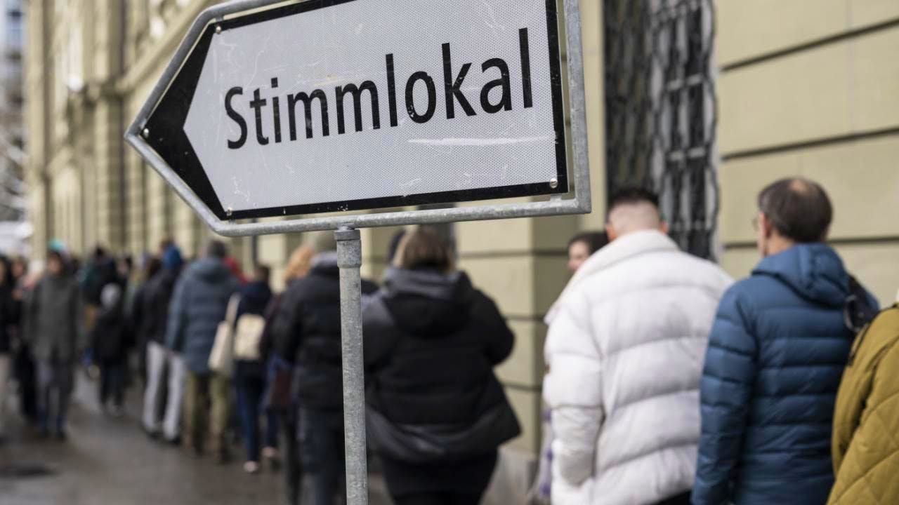 Federal votes. Voters decide on three national proposals on November 30