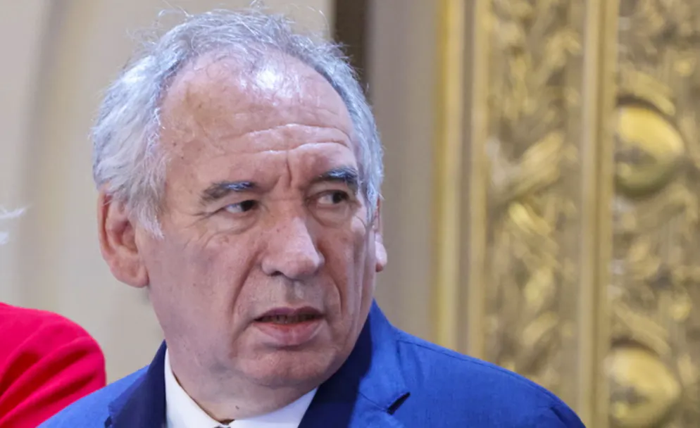 Le Premier ministre François Bayrou a promis de dévoiler son plan de redressement des finances publiques à la mi-juillet, avant un projet de budget dont l'examen à l'automne s'annonce périlleux pour la survie du gouvernement, minoritaire à l'Assemblée nationale.