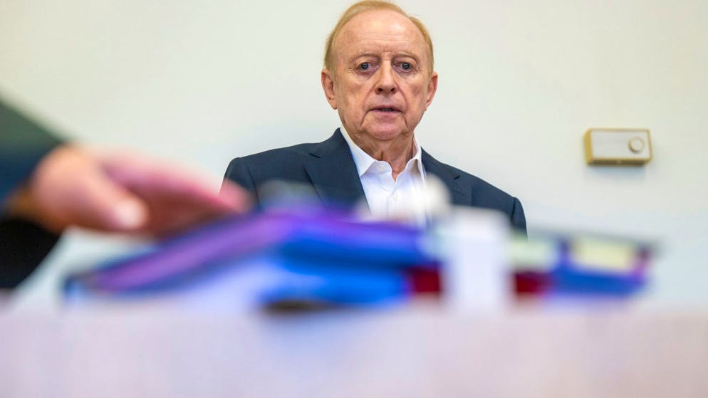 Prozess gegen Promikoch. Gläubiger fordern 27 Millionen Euro von Schuhbecks Firmen