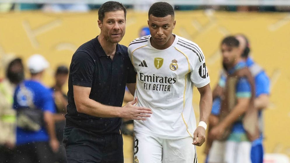 Xabi Alonso et Kylian Mbappé lors du huitième entre la Juventus et le Real Madrid.
