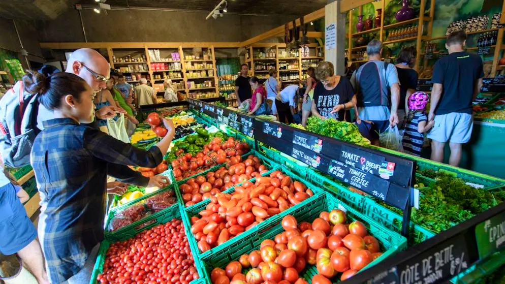 Certaines denrées alimentaires, comme les fruits et légumes (10,7%), ont vu leurs prix s'envoler sur un an. (archive)