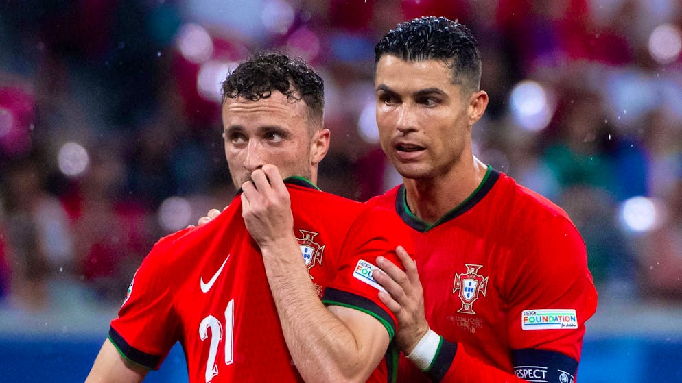 In June, they were still on the pitch together: Diogo Jota and Cristiano Ronaldo.
