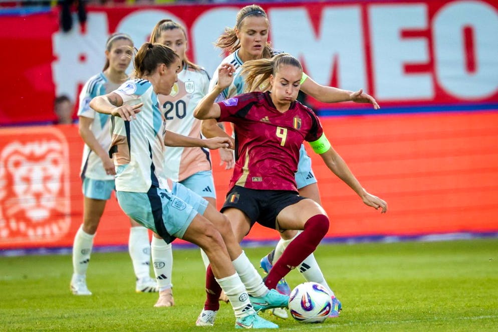 Die belgischen Hoffnungen ruhen für das EM-Turnier auf Tessa Wullaert (rechts).
